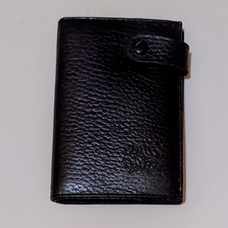 billetera amb tanca de botó