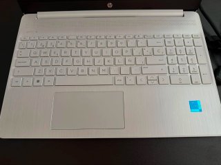 Portátil HP 15s Intel Core i3 Blanco