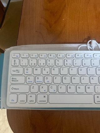 Teclado Inalámbrico Blanco y Morado
