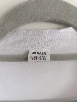 Camisa blanca de manga corta