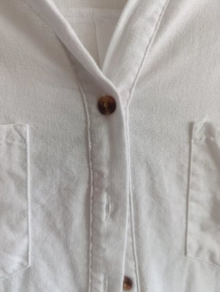 Camisa blanca de manga corta