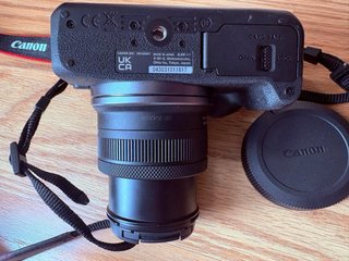 Canon EOS R100 Kit RF-S 18-45mm