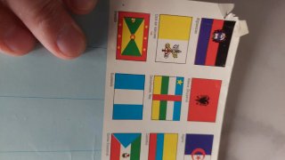Mapa Mundi Político Vintage con Banderas Años 80
