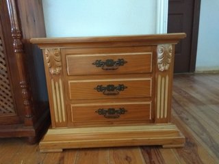Cabecero y mesitas de noche madera natural . 135cm