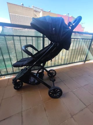 Carro de paseo negro