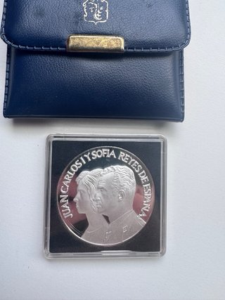 Medalla Plata Juan Carlos y Sofía Reyes España
