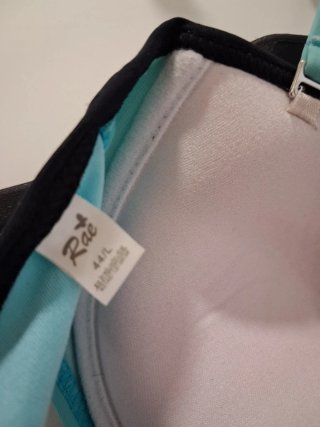 Biquíni azul com contorno preto