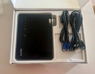 Proyector Vivitek Qumi Q7 Plus LED HD 1000 lúmenes