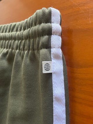 Pantalón chándal Adidas verde militar