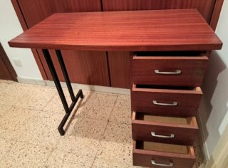 Escritorio madera y metal
