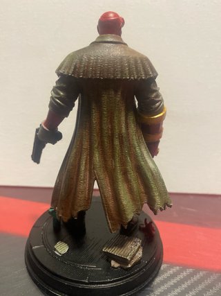 Estátua Hellboy 3D Pintada à Mão 14 cms +/-