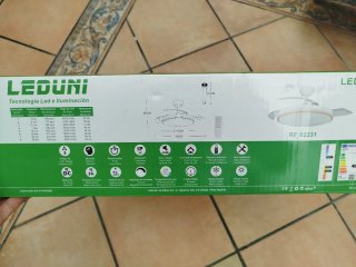 Ventilador LED con Aspas Retráctiles y Control Rem