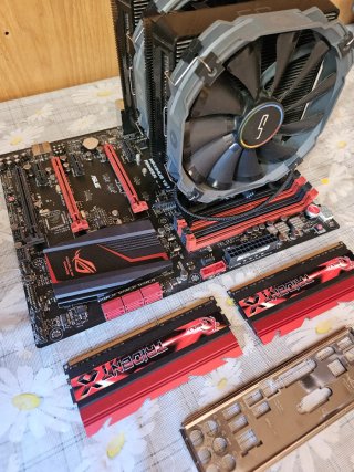 Placa Base + CPU + RAM + Disipador