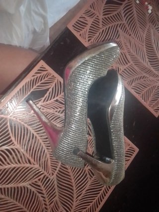 Zapatos de tacón plateados talla 37