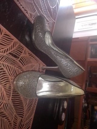 Zapatos de tacón plateados talla 37