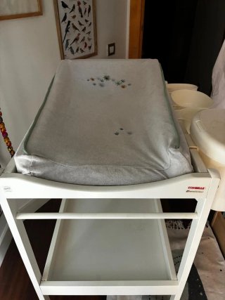Cambiador Comelle + cestas Ikea + colchon y funda