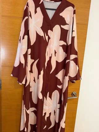 Vestido estampado floral marrón y rosa