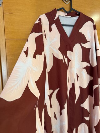 Vestido estampado floral marrón y rosa