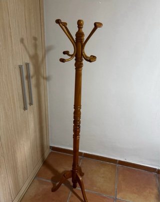 Perchero de madera maciza de pino