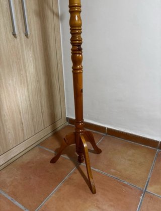 Perchero de madera maciza de pino