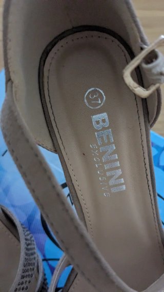 Zapatos de tacón beige talla 37