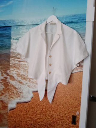 Blusa corta blanca juvenil