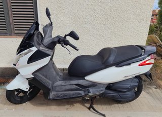 Kymco Superdink 125cc Maxi Scooter