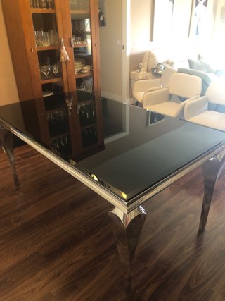 Mesa comedor cristal y metal diseño moderno