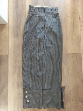 Pantalón campero rayas botones