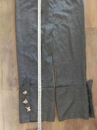 Pantalón campero rayas botones