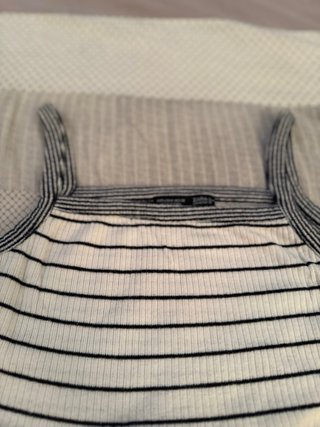 Top Zara Rayas Blanco y Negrou