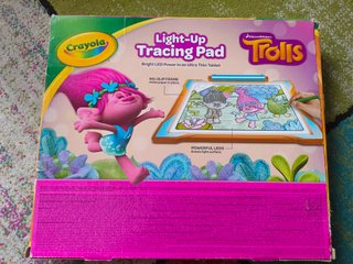 Mesa de Luz Trolls Crayola Light-Up Tracing Pad