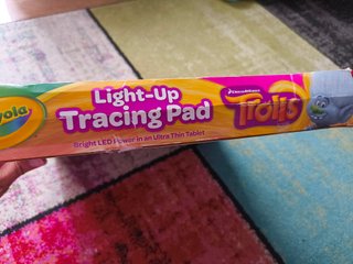 Mesa de Luz Trolls Crayola Light-Up Tracing Pad