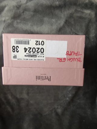 Zapatos Pertini beige y plateados
