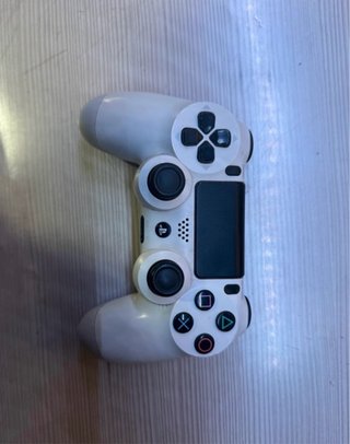 PlayStation 4 (PS4) Silver + 2 joystick + 3 giochi
