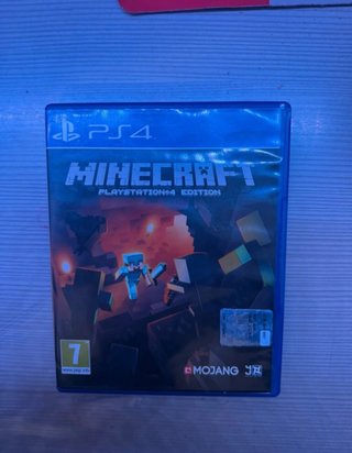 PlayStation 4 (PS4) Silver + 2 joystick + 3 giochi