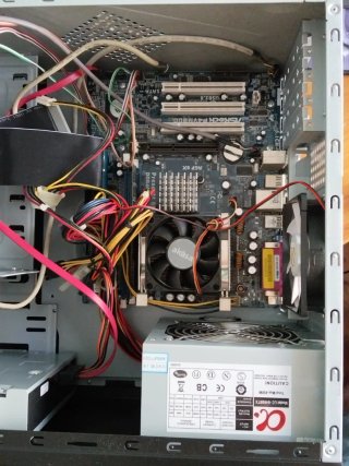 Torre Placa Base ASRock P4VM800 + Pentium 4