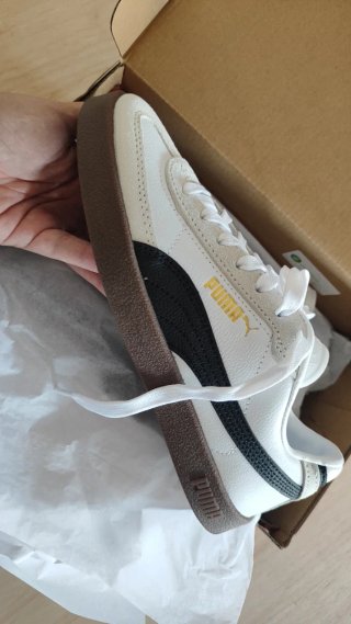 Zapatillas Puma Blancas y Marrones