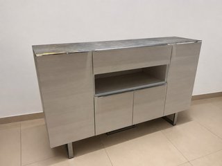 Mueble de salón o entrada moderno
