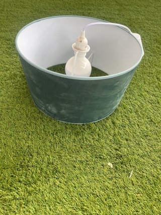 Lámpara de techo Ikea verde y blanca