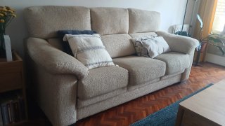 Sofá 3 plazas tela beige con asientos deslizantes