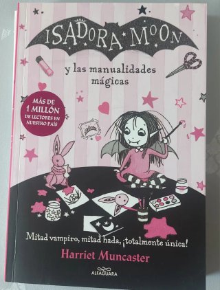 Isadora Moon va de excursion / Isadora Moon Goe...