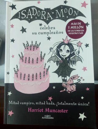 Isadora Moon va de excursion / Isadora Moon Goe...