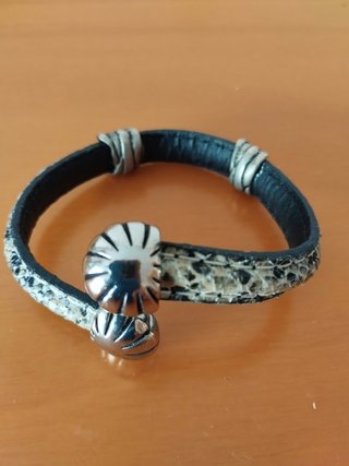 Pulsera abierta cuero y serpiente