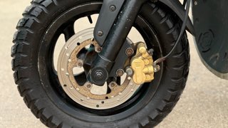 Piaggio Typhoon 125cc con 2 cascos