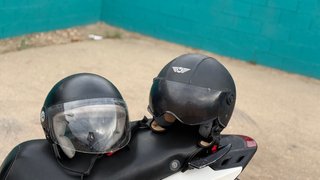 Piaggio Typhoon 125cc con 2 cascos
