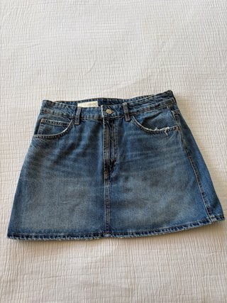 Falda Zara 1975 Mini denim 5 bolsillos. Talla L.