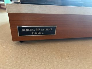 Tocadiscos Vintage General Eléctrica Española BSR