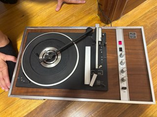 Tocadiscos Vintage General Eléctrica Española BSR