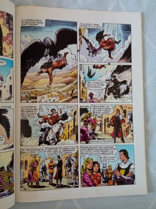 EL CAPITÁN TRUENO. LOTE DE 2 VOLÚMENES EXTRA FANS.